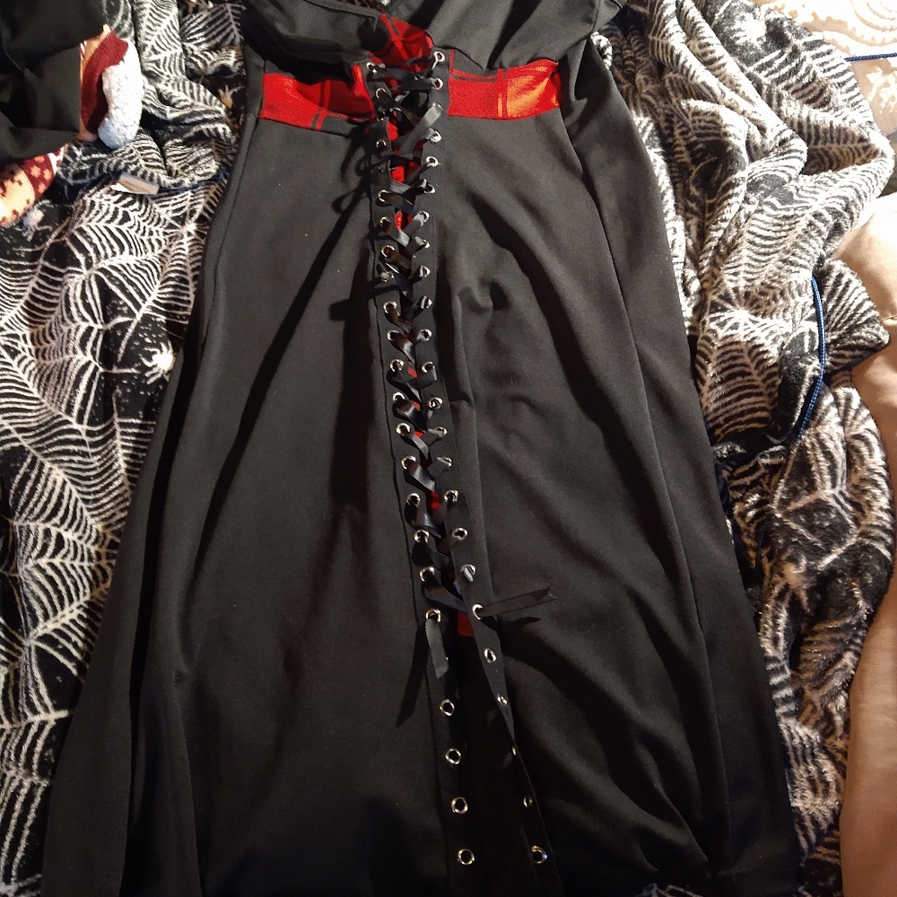 BLACK AND RED GOTHIC PLAID DRESS - Picture 4 of 4